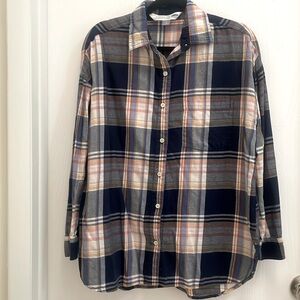 Old Navy Plaid Flannel Boyfriend Button Down Shirt (L)